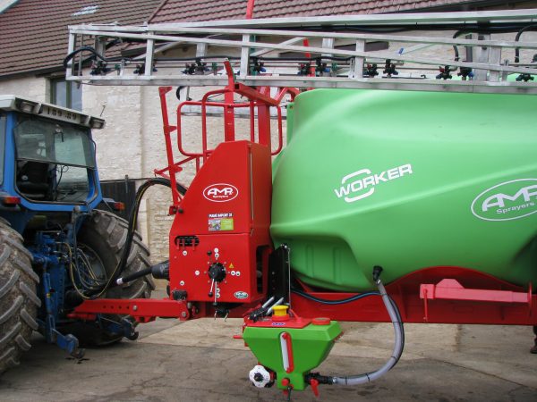 Pulvérisateur 28 mètres 6000 litres